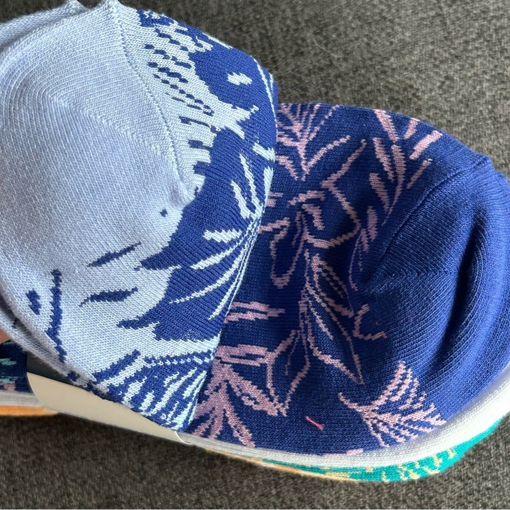 Old Navy Set/6 Women’s Tropical, Hibiscus Floral Theme Ankle Socks, One Size - Picture 10 of 11